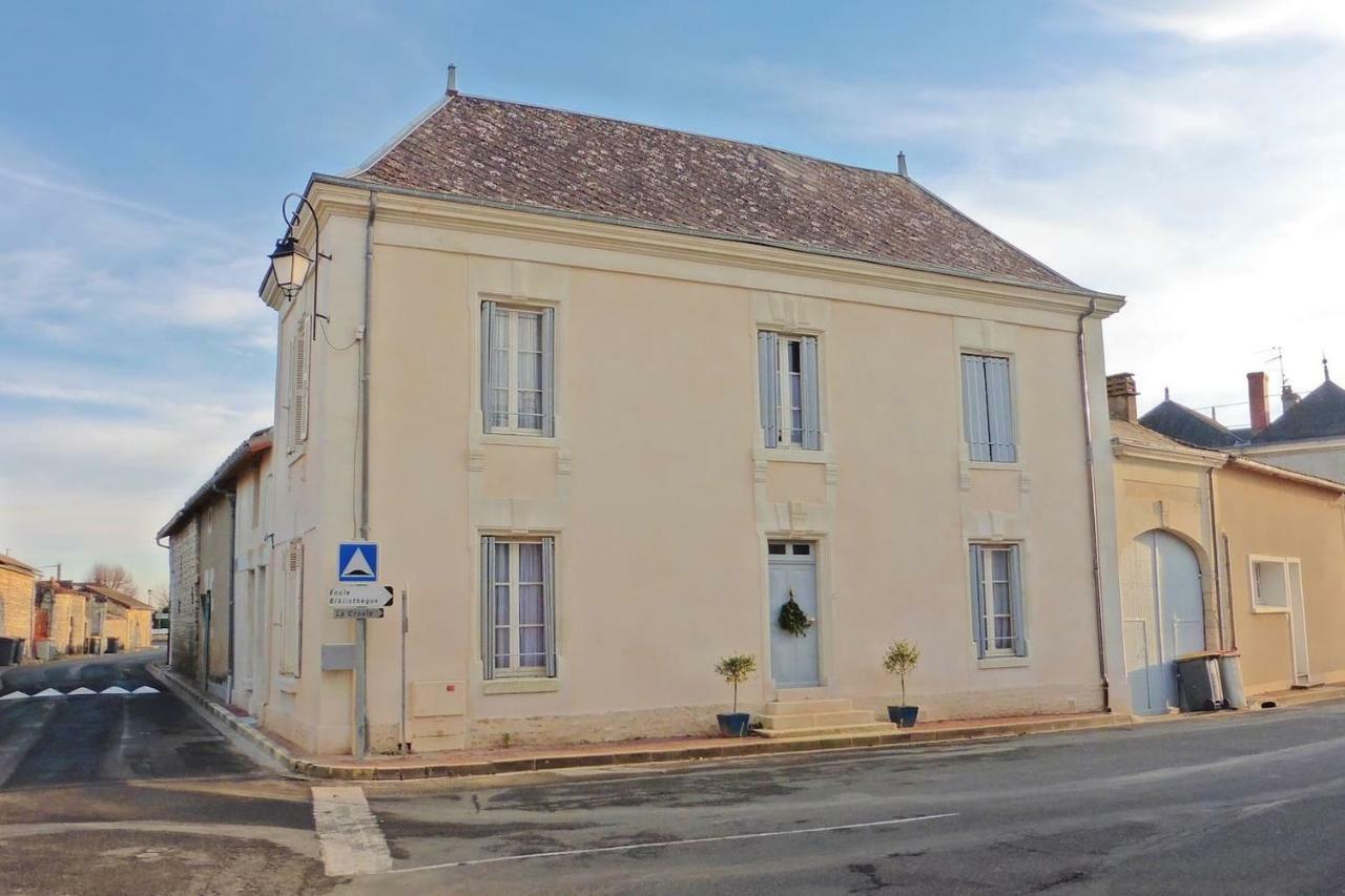 Pays De La Loire Holiday home Vezieres